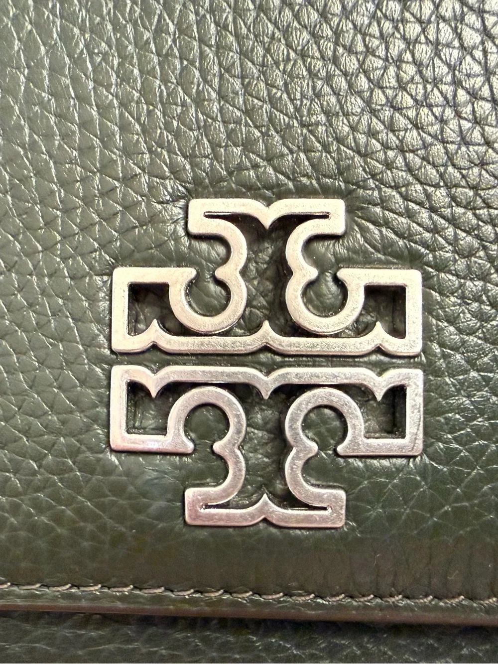 Tory Burch Britten Pebbled Leather Continental Wristlet  Green & Silver